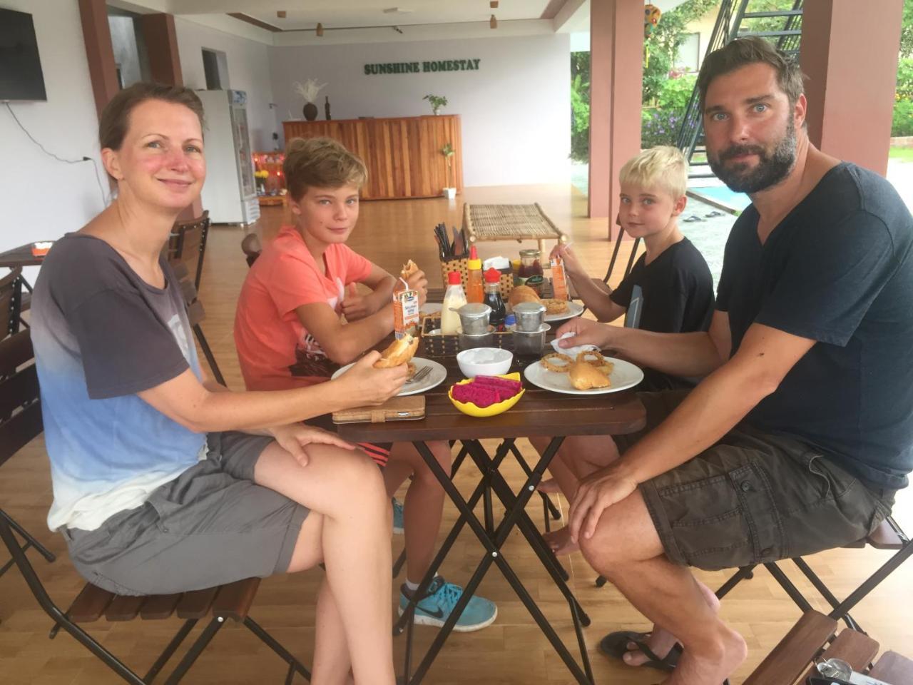 Sunshine Homestay Phong Nha Zewnętrze zdjęcie